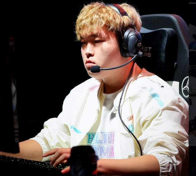 莱昂纳德依 莱昂纳德依